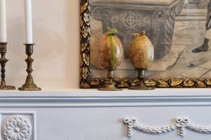 Ouă înnobilate cu litere